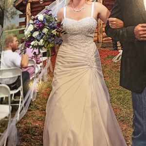 David’s bridal wedding dress